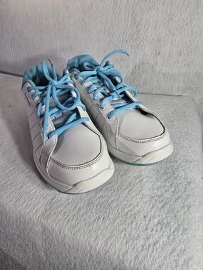 Men's Bowling White and Light Blue Lace-Up Shoes Size 9. By Brunswick.